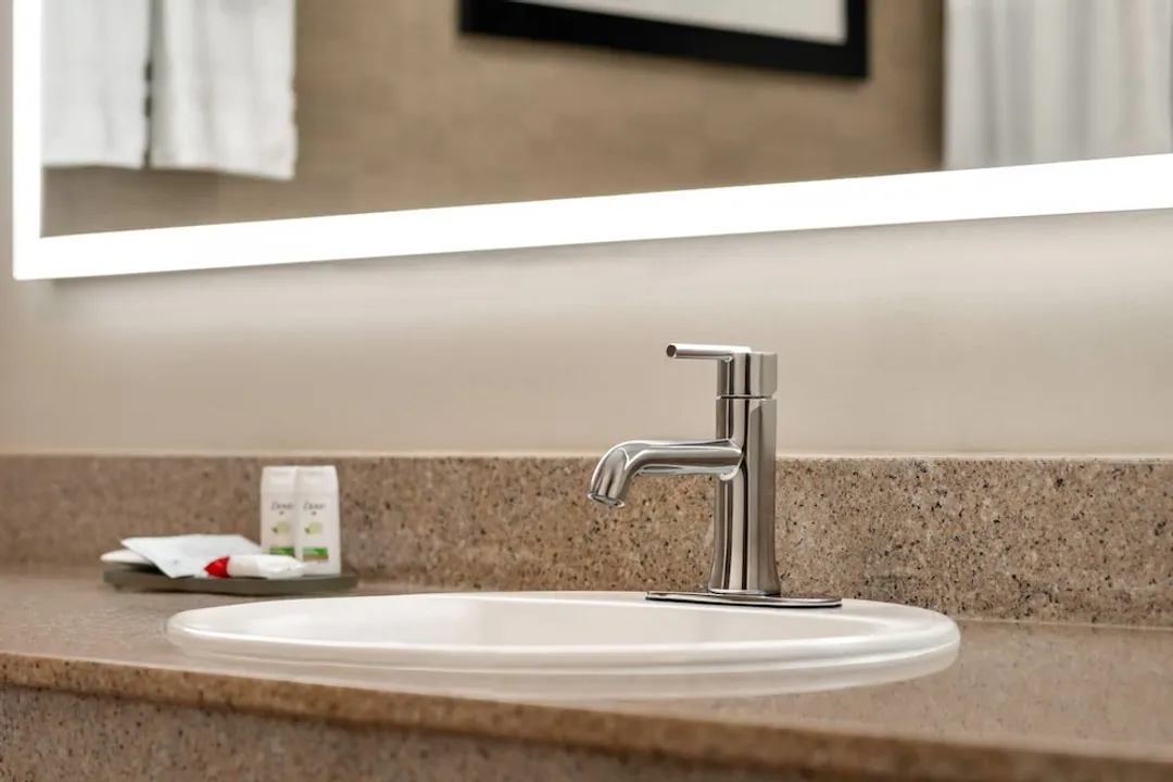 La Quinta Inn by Wyndham Vancouver Airport-Room, 2 Double Beds, Non Smoking, City View-7