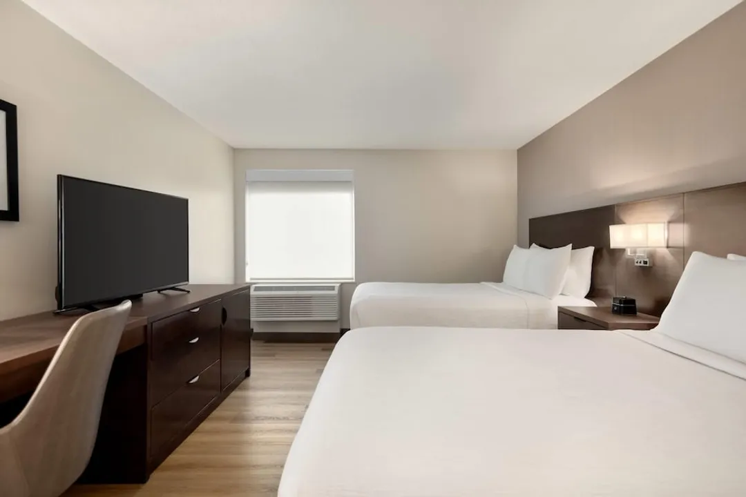La Quinta Inn by Wyndham Vancouver Airport-Room, 2 Double Beds, Non Smoking, City View-2
