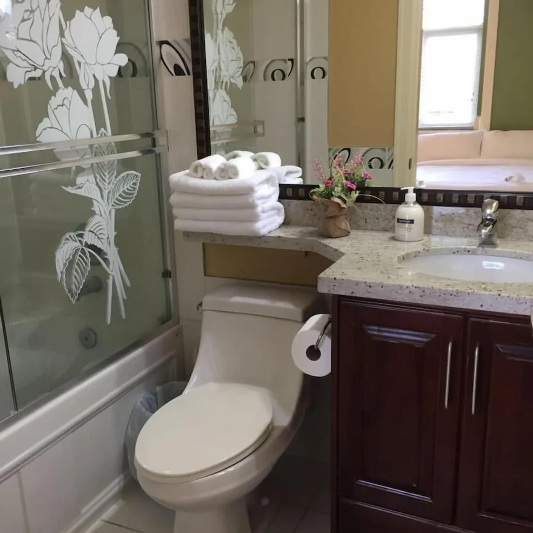 Victory House-Classic Double Room, 1 Queen Bed, Shared Bathroom-7