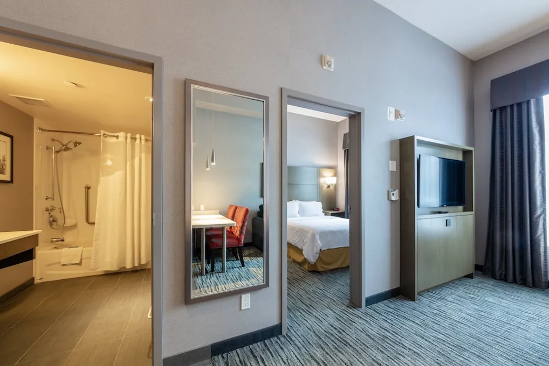 홀리데이 인 익스프레스 호텔 & 스위트 리버포트 리치먼드 바이 IHG-스위트, 침실 1개, 장애인 지원 (Mobility, Accessible Tub)-1