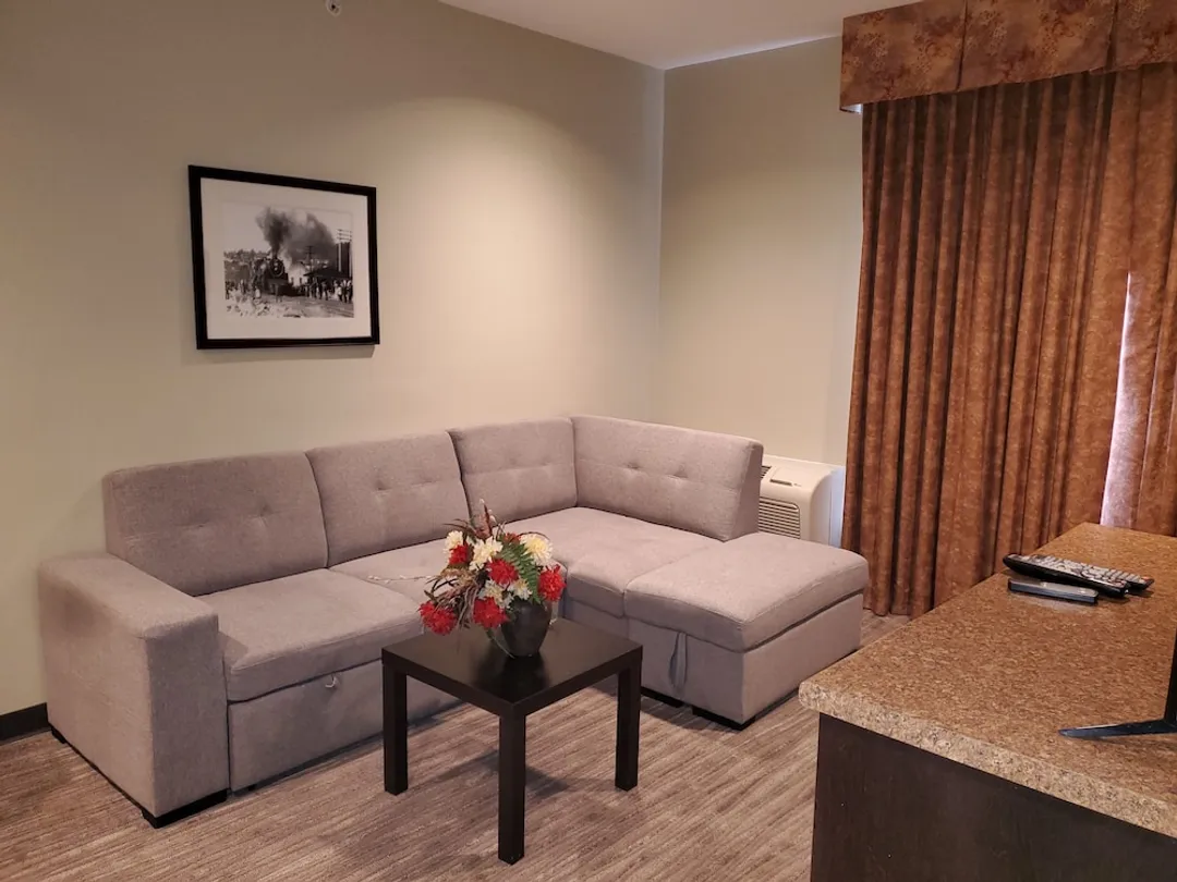 Days Inn by Wyndham Surrey-Suite, 1 King Bed-1