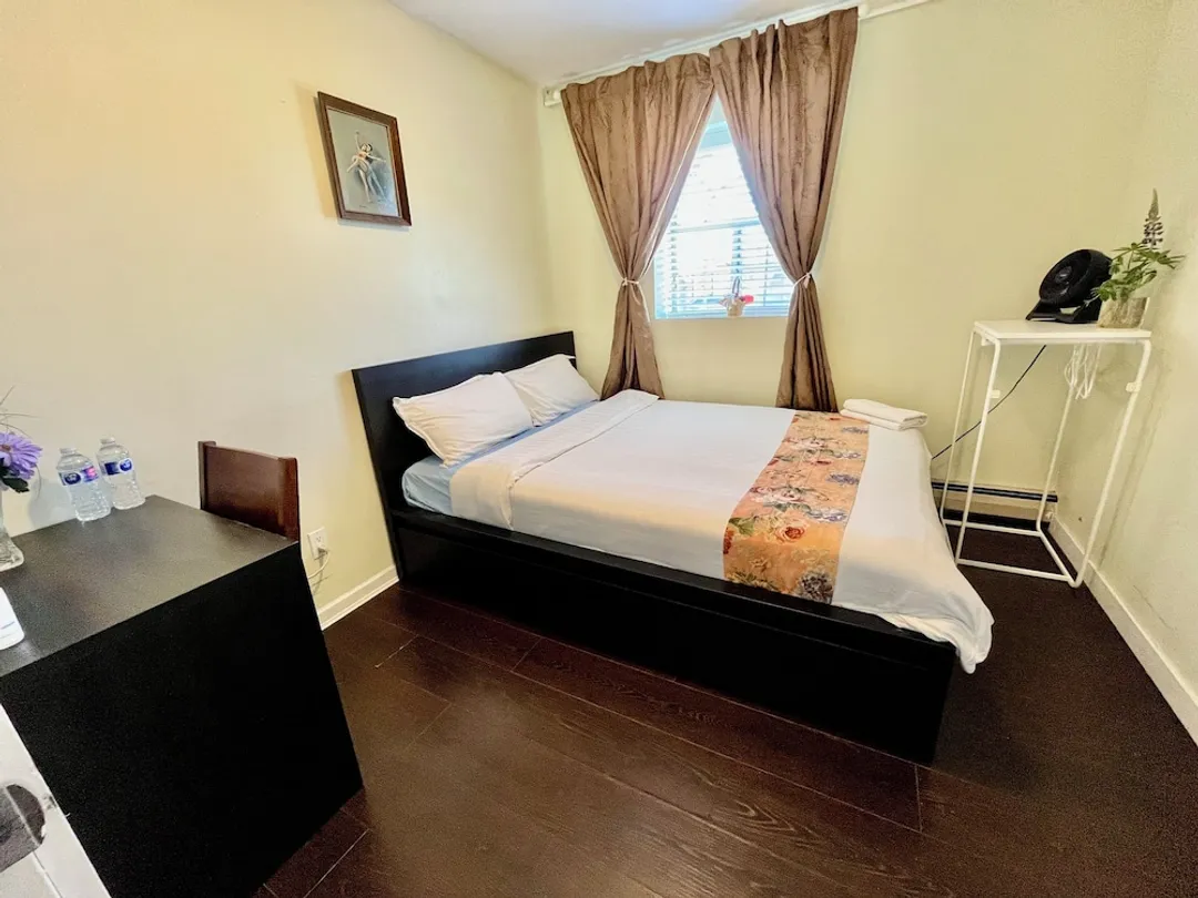 Beijing Vancouver Homestay = 北京溫哥華民宿-經濟雙人房, 1 張標準雙人床 (Double Room with Shared Toilet)-3