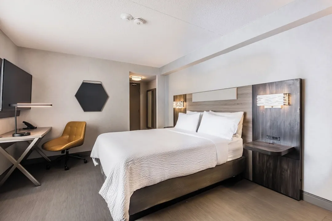 Holiday Inn Express Toronto - North York by IHG-Standard Room, 1 Queen Bed, Corner-1