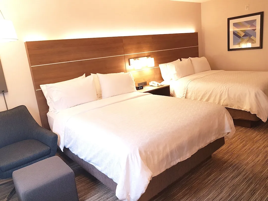 Holiday Inn Express & Suites Surrey by IHG-Suite, 1 Bedroom-2