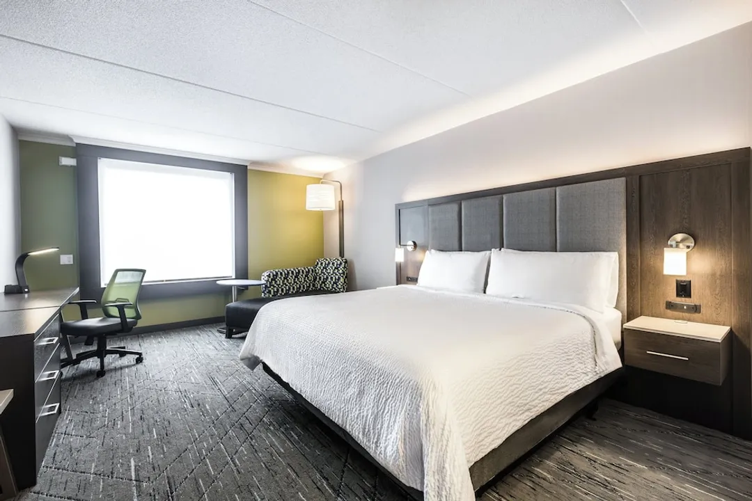 홀리데이 인 익스프레스 앤드 스위트 토론토 에어포트 사우스 바이 IHG-스탠다드룸, 킹사이즈침대 1개, 장애인 지원 욕조 (Mobility, Accessible Tub)-3