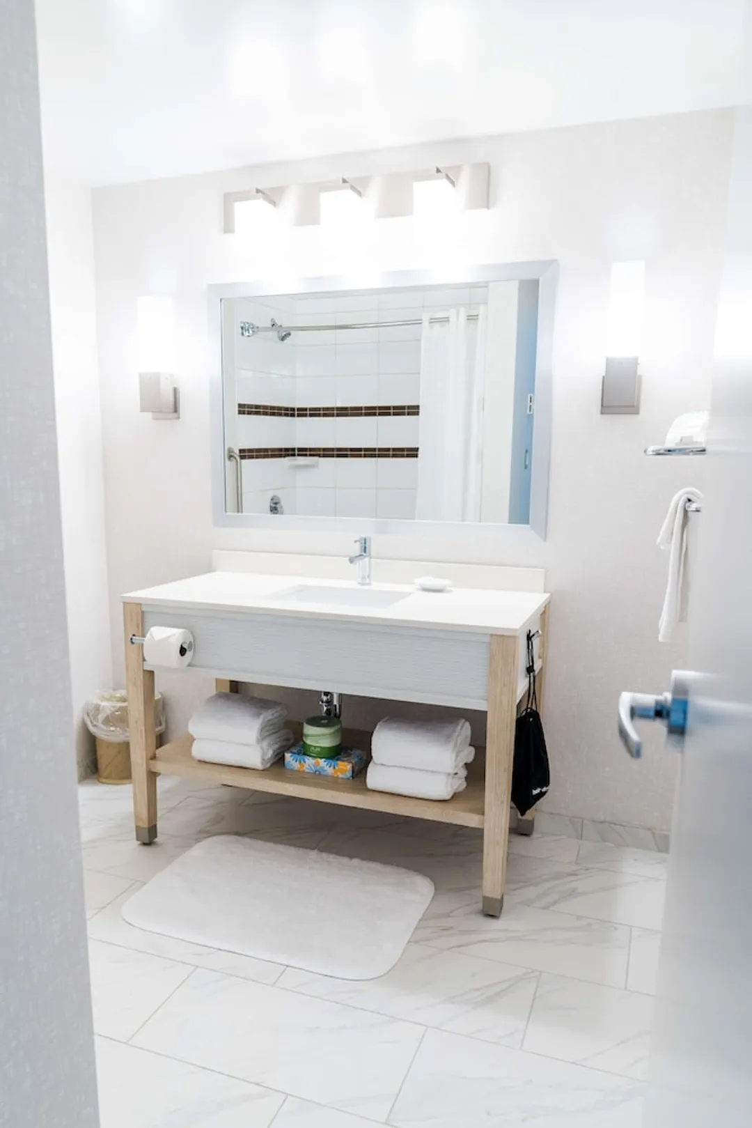 コースト ホテル & コンベンション センター ラングレー シティ-スタンダード ルーム クイーンベッド 2 台 (Coast Two Queens)-4