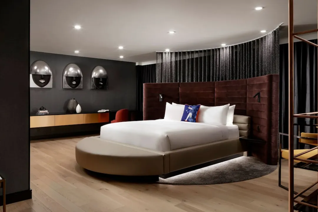 W Toronto-Suite, 1 Bedroom, City View-1