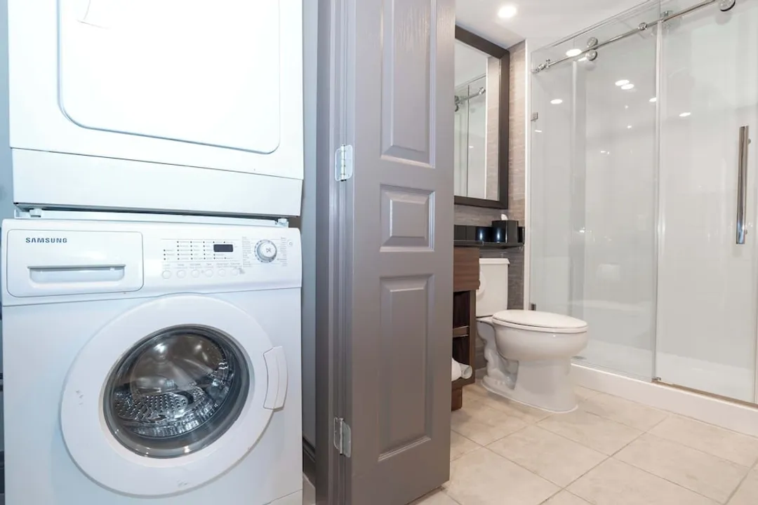 多倫多機場桑德曼簽名飯店-頂級套房, 1 張特大雙人床, 廚房 (Washer Dryer, Balcony)-6