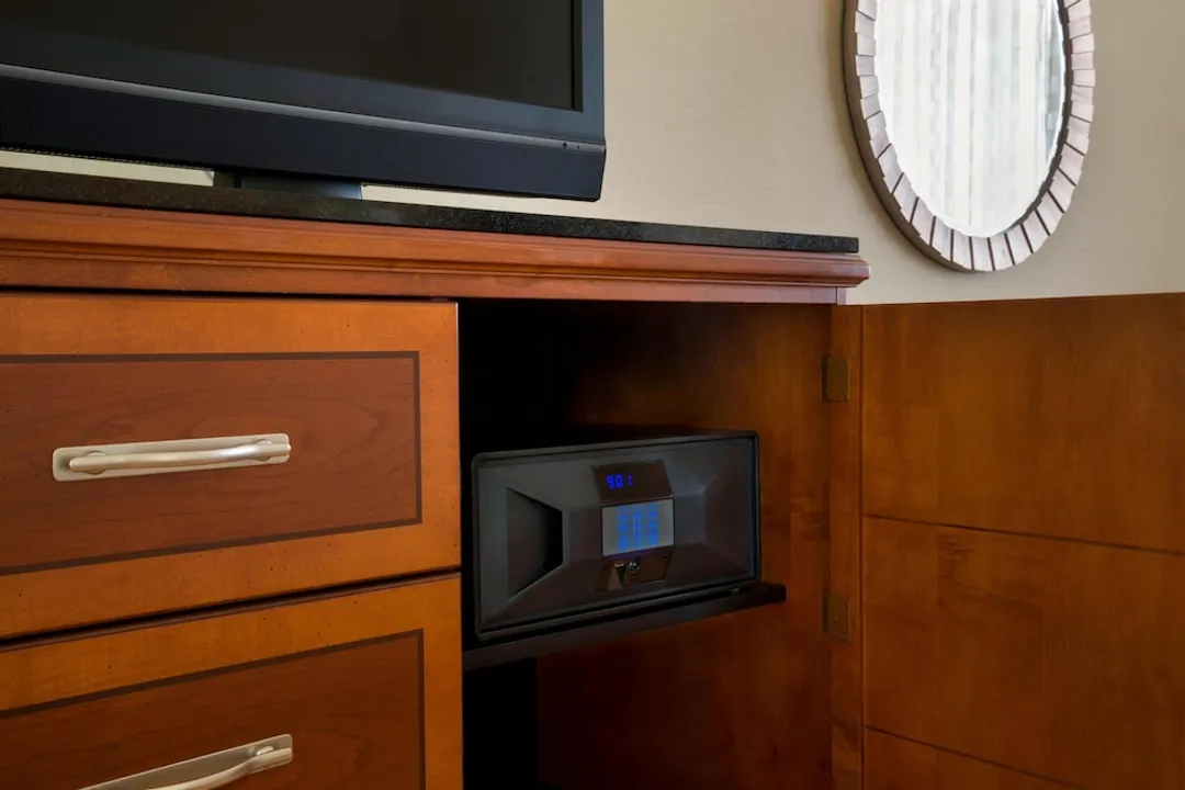 Toronto Airport Marriott Hotel-Room, 2 Double Beds-5