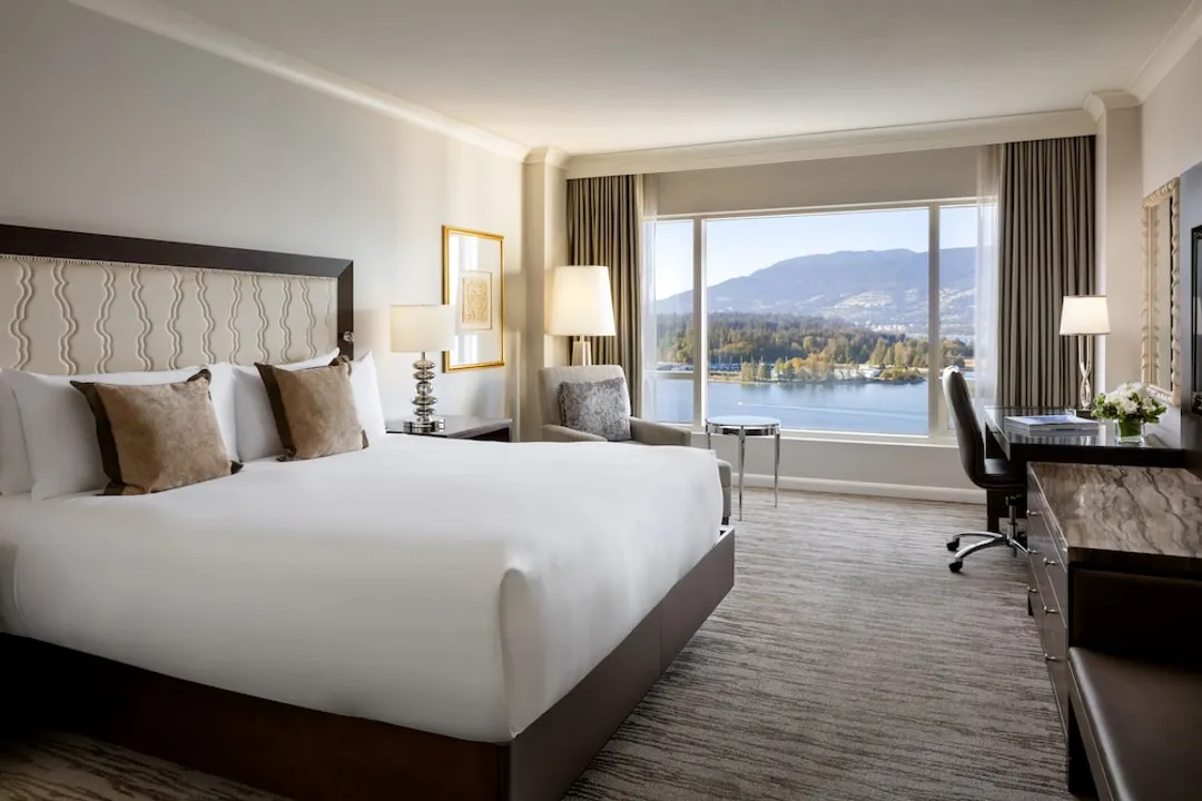 費爾蒙特水濱飯店-特色客房, 1 張加大雙人床 (Harbor and Stanley Park View)-4