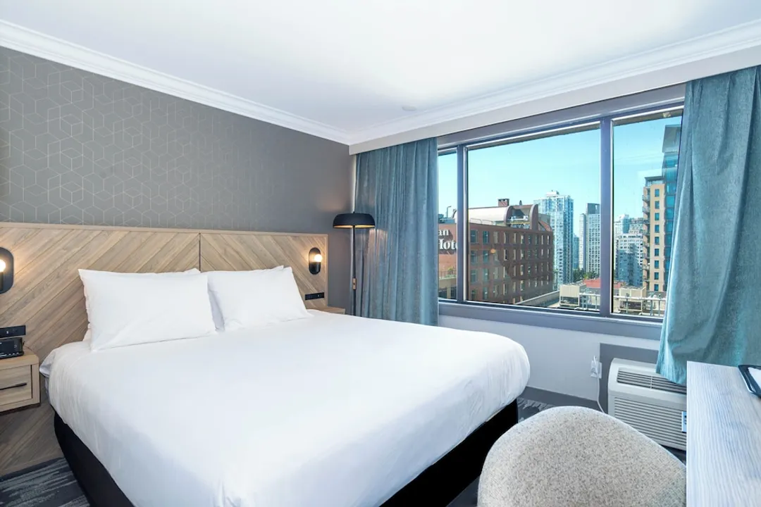 Sandman Signature Vancouver Downtown Hotel-Standard Room, 1 King Bed (North Tower)-1