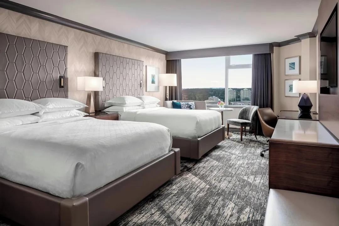 Sheraton Vancouver Guildford Hotel-Traditional Room, 2 Queen Beds-2