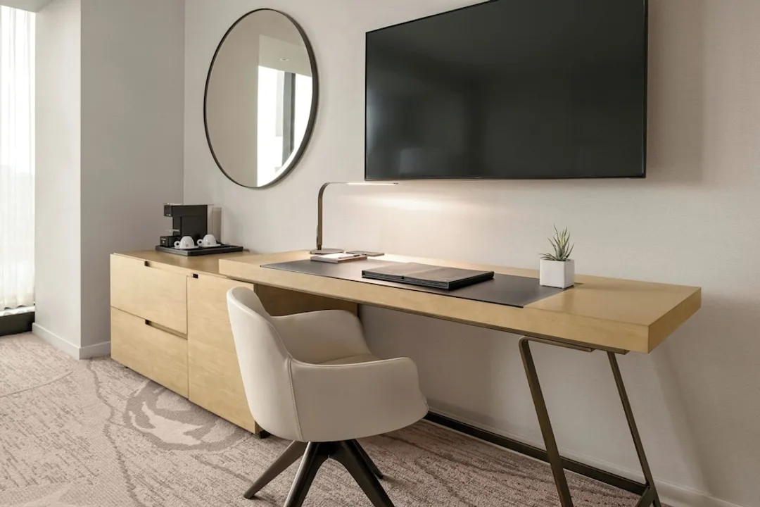 JW Marriott Parq Vancouver-Executive Room, 2 Queen Beds (Lounge Access)-3