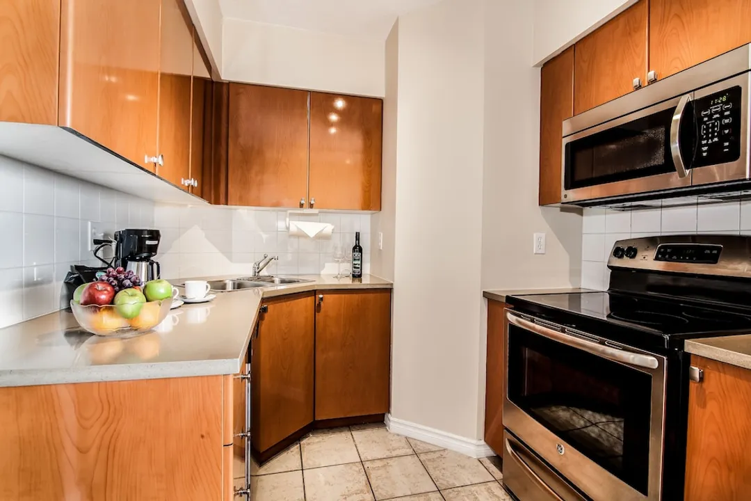 Executive Hotel Vancouver Airport-2 Bedrooms Suites-11