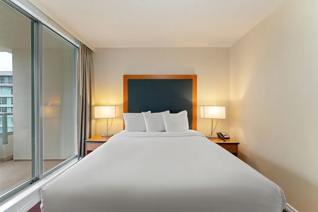 Executive Hotel Vancouver Airport-2 Bedrooms Suites-4