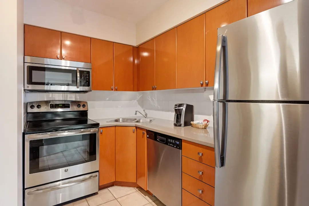 Executive Hotel Vancouver Airport-2 Bedrooms Suites-5