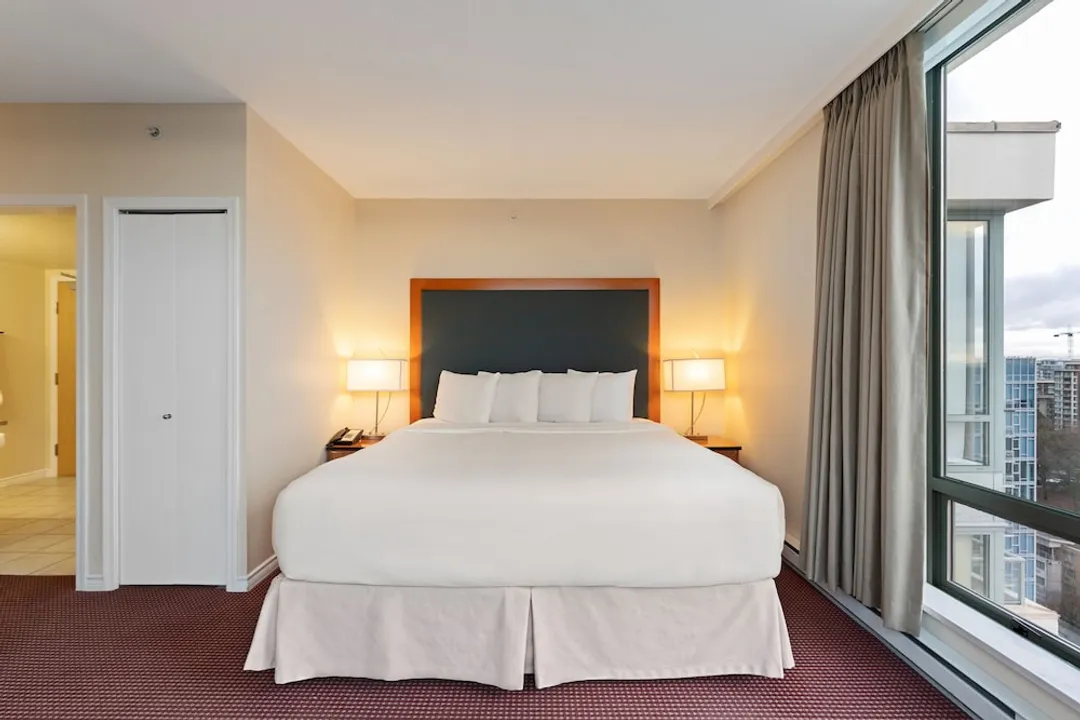 Executive Hotel Vancouver Airport-2 Bedrooms Suites-8