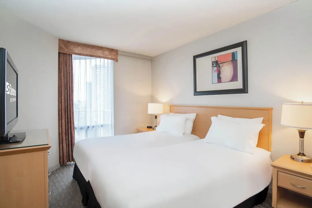 Sandman Suites Vancouver on Davie-Suite, Kitchen, City View (2 Single Beds, Sofa Bed, W/D, Balcony)-1