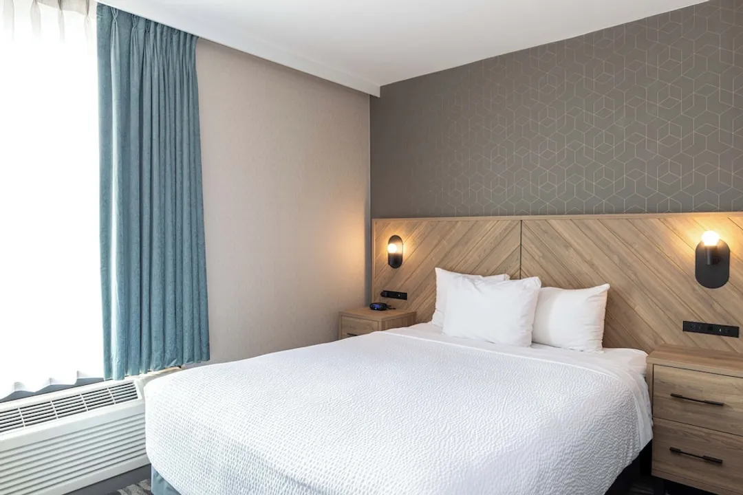 Sandman Suites Vancouver on Davie-Standard Suite, 1 Queen Bed with Sofa bed, Kitchen (W/D, Balcony)-1