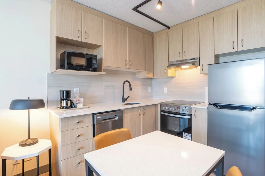 Sandman Suites Vancouver on Davie-Standard Suite, 1 Queen Bed with Sofa bed, Kitchen (W/D, Balcony)-5