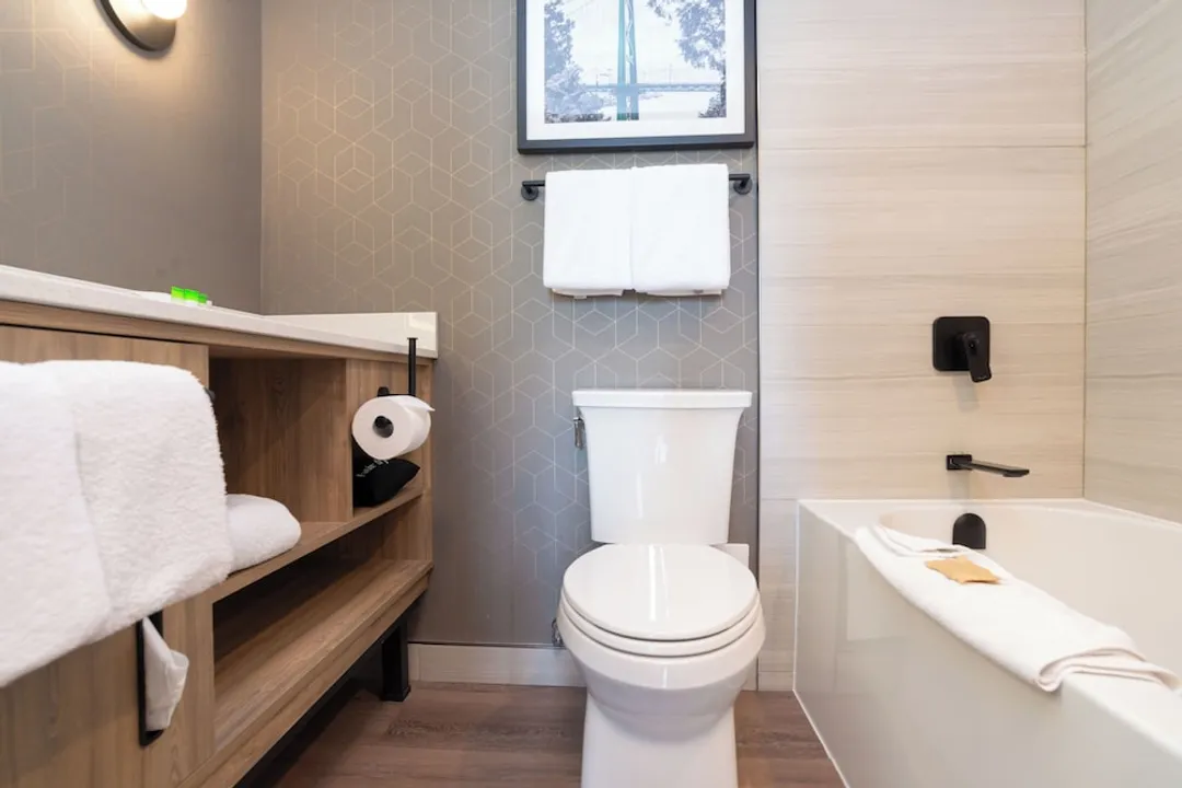 Sandman Suites Vancouver on Davie-Standard Suite, 1 Queen Bed with Sofa bed, Kitchen (W/D, Balcony)-7
