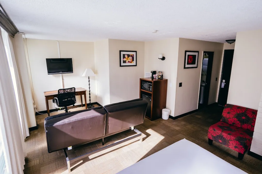 ステイ ホテル ワイキキ-Deluxe Queen Room with Sofa bed-5