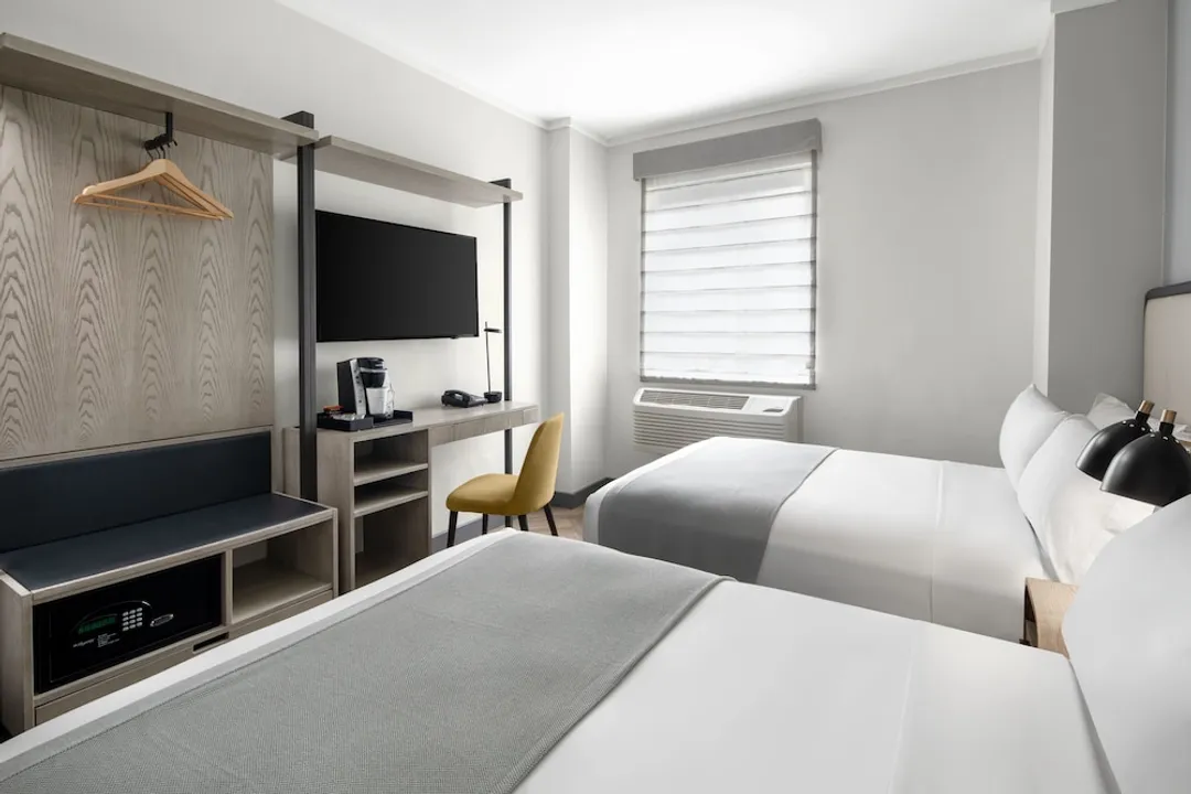 馨樂庭連心紐約第五大道酒店-Premier Room with Two Double Beds-3