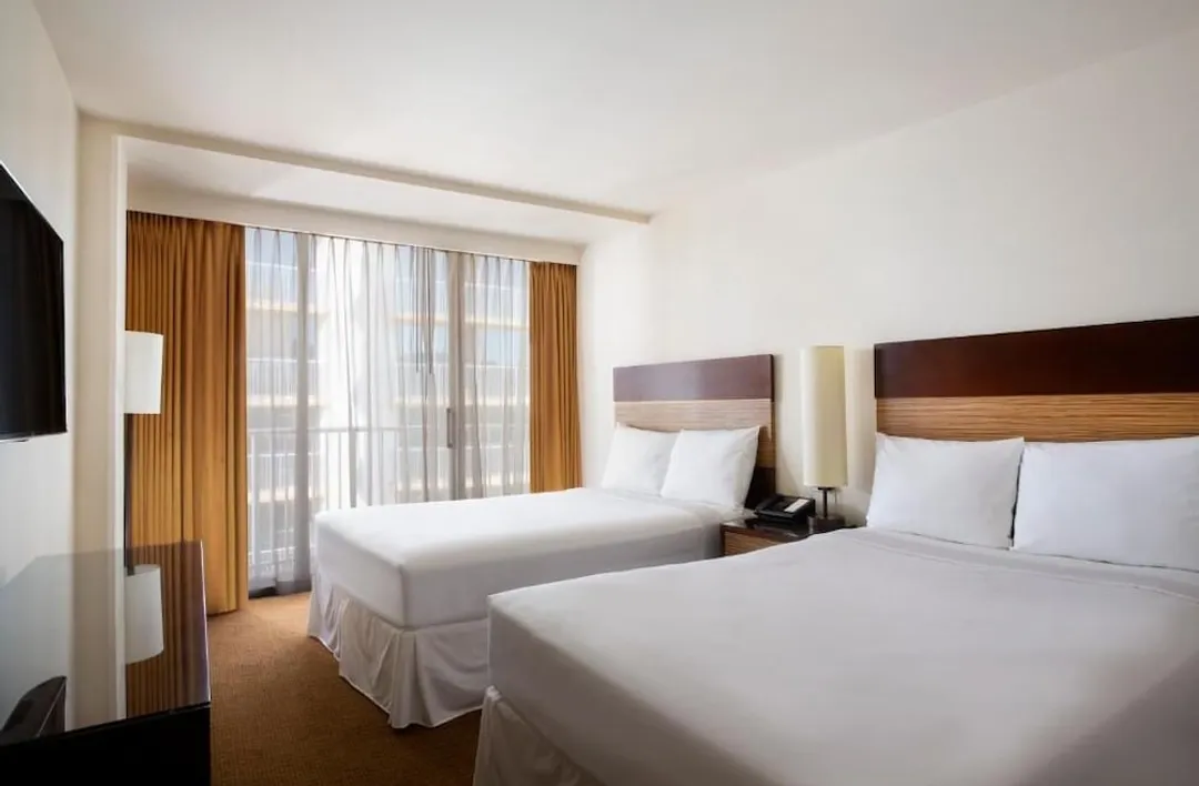 Park Shore Waikiki-Standard Room, 2 Double Beds-3