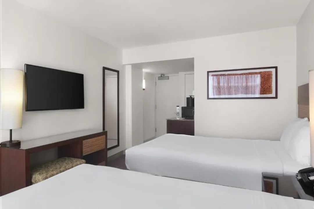 Park Shore Waikiki-Standard Room, 2 Double Beds-4