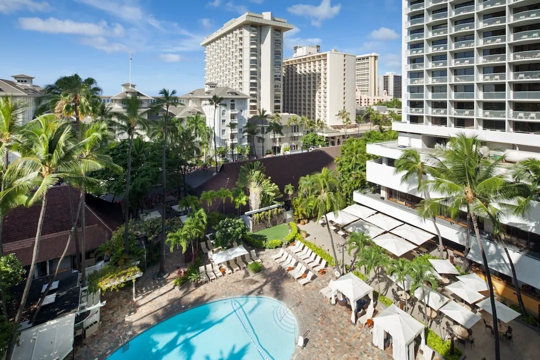 Sheraton Princess Kaiulani Waikiki Beach-Room, 1 King Bed, Pool View (Princess Wing)-5
