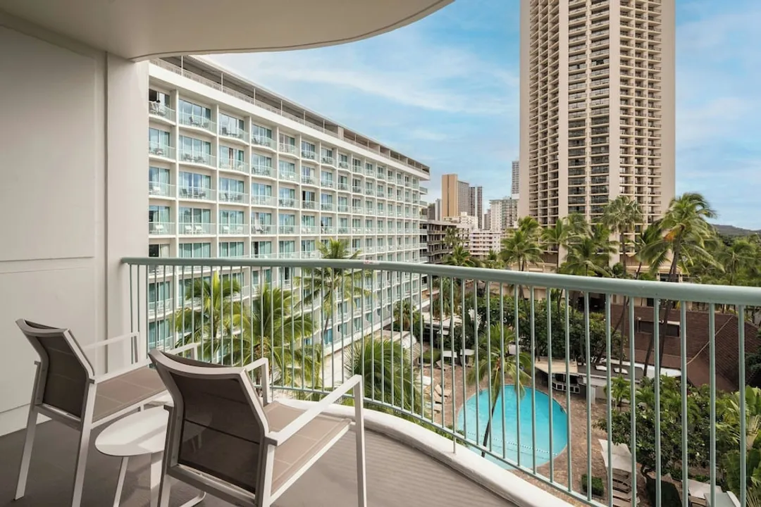 Sheraton Princess Kaiulani Waikiki Beach-Room, 1 King Bed, Pool View, Poolside (Renovated)-5
