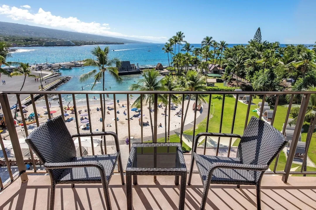 Courtyard by Marriott King Kamehameha's Kona Beach Hotel-Room, 2 Queen Beds, Balcony, Oceanfront (Oceanfront)-2