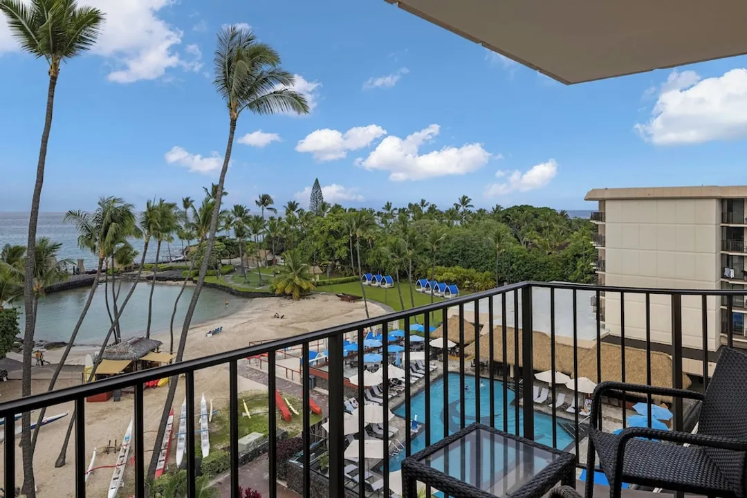 Courtyard by Marriott King Kamehameha's Kona Beach Hotel-Room, 2 Queen Beds, Balcony, Oceanfront (Oceanfront)-8