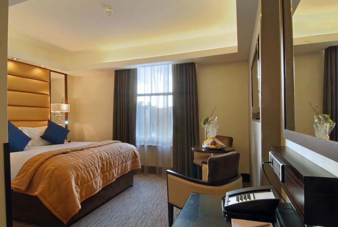 Park Grand Mayfair-Deluxe Double Room-1