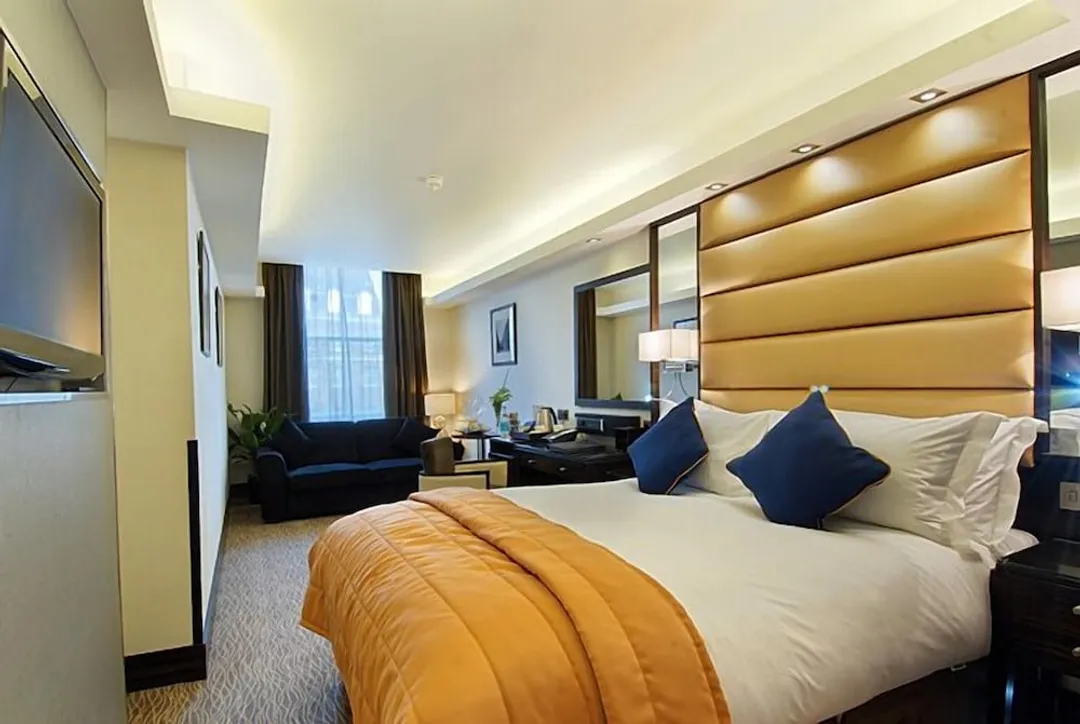 Park Grand Mayfair-Club Double Room-3