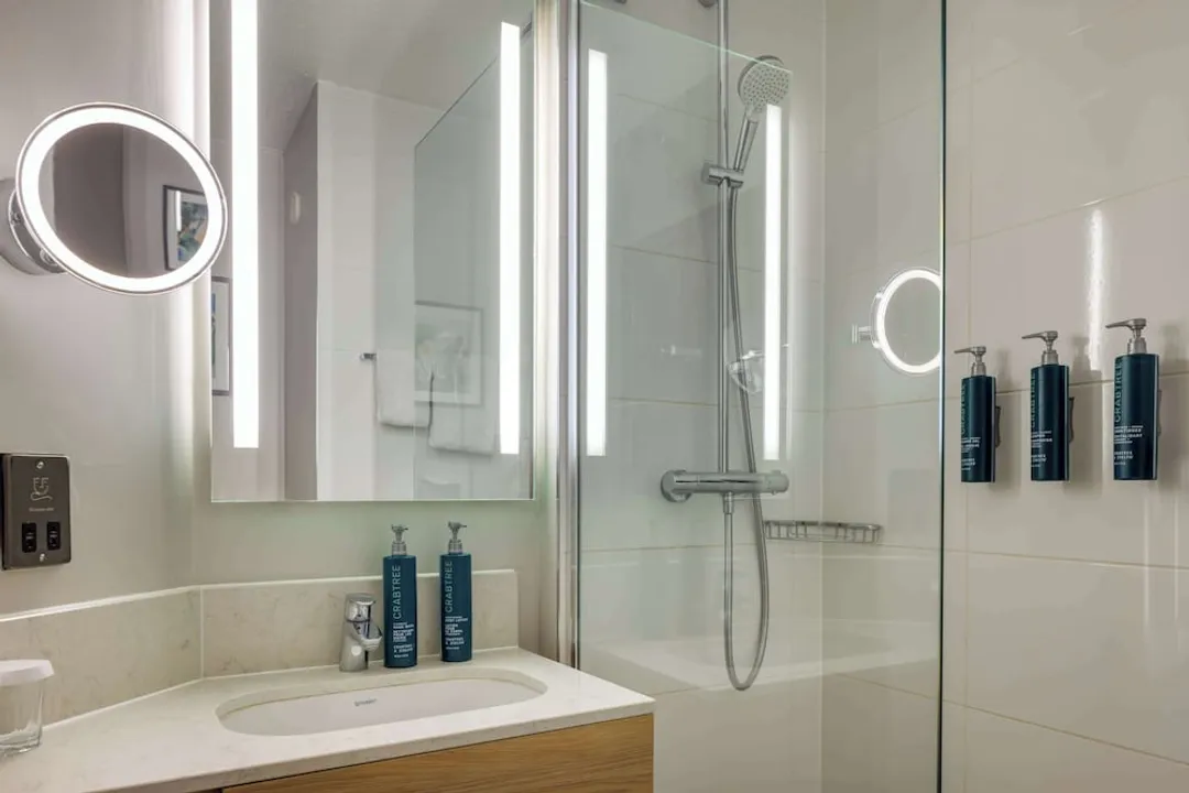 DoubleTree by Hilton London - Chelsea-Room, 1 Queen Bed-6
