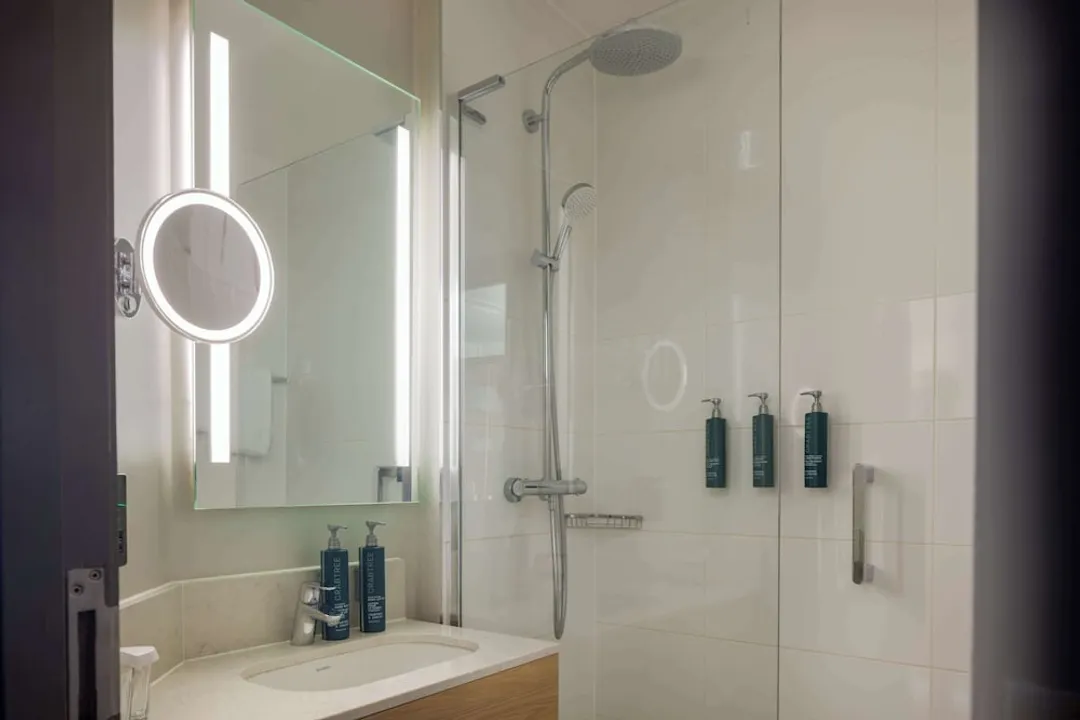 DoubleTree by Hilton London - Chelsea-Deluxe Room, 1 Queen Bed-7