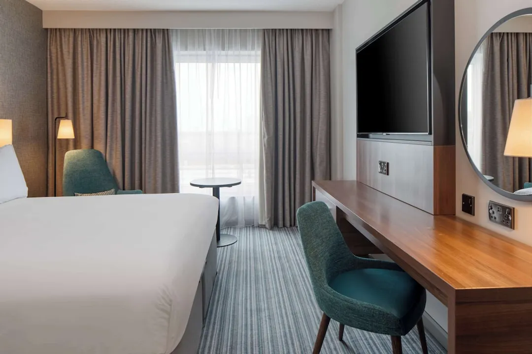 DoubleTree by Hilton London - Chelsea-Premium Room, 1 King Bed-5
