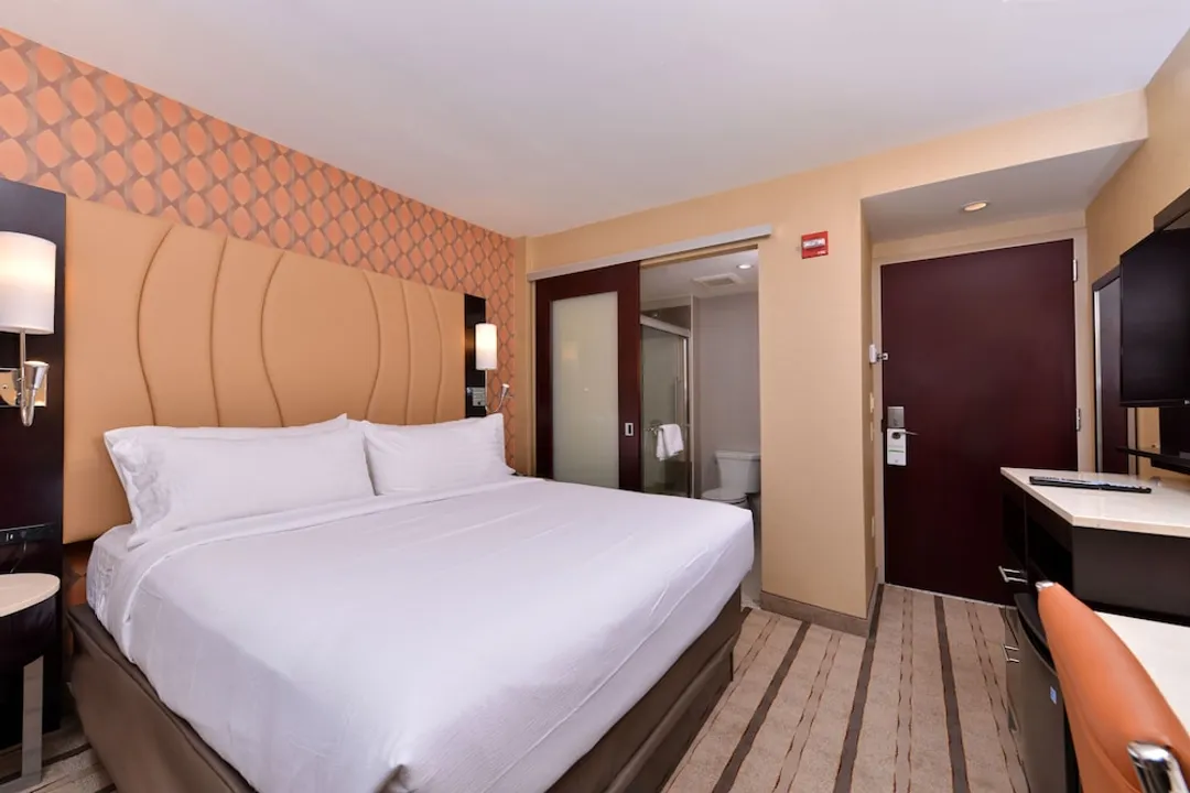 Holiday Inn New York City - Times Square by IHG-Standard Room, 1 King Bed-3