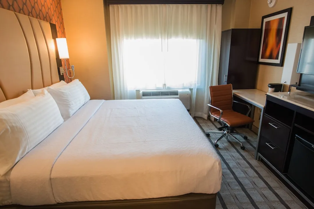 Holiday Inn New York City - Times Square by IHG-Standard Room, 1 King Bed-2