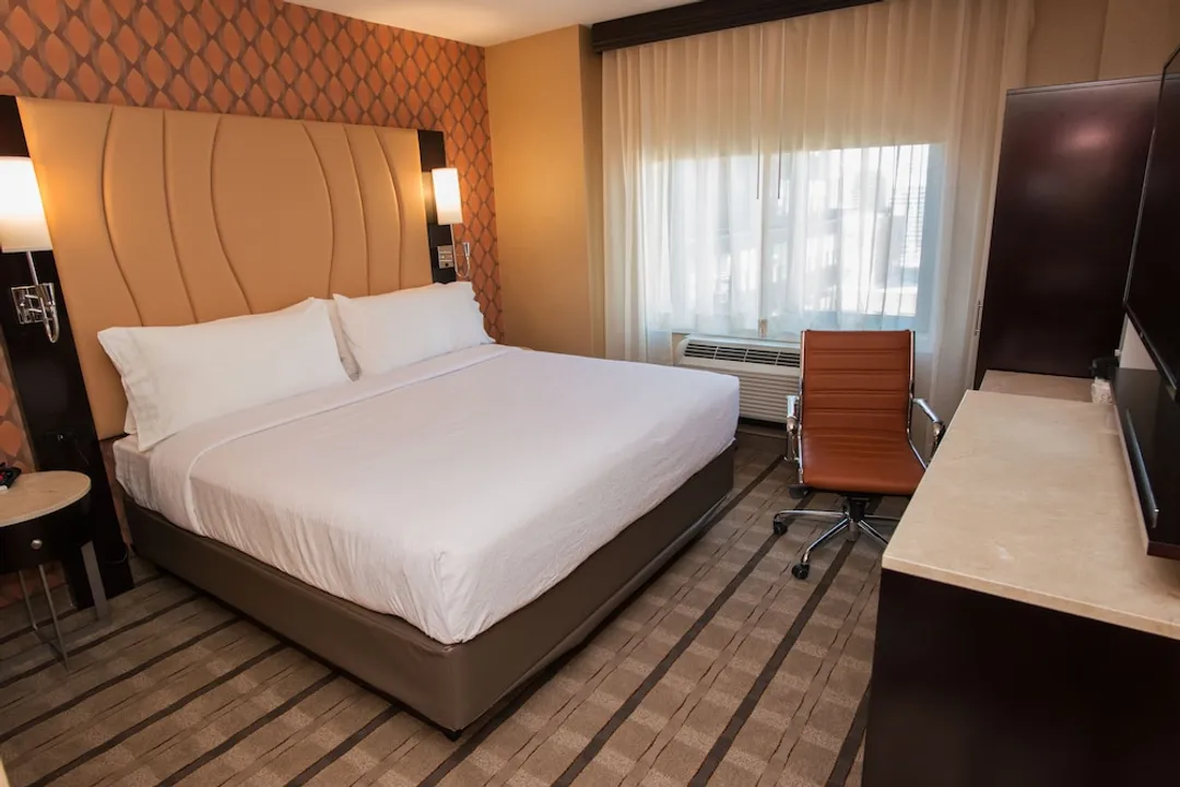 Holiday Inn New York City - Times Square by IHG-Standard Room, 1 King Bed-1