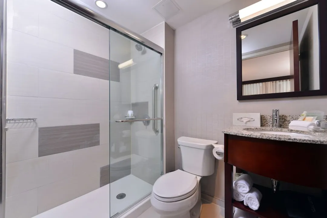 Holiday Inn New York City - Times Square by IHG-Standard Room, 1 King Bed-7
