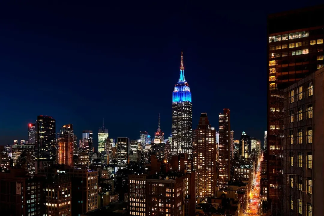 The New York EDITION-Deluxe Room, 1 King Bed (View)-5