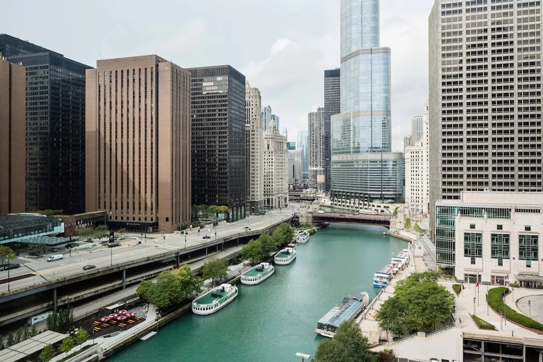 Sheraton Grand Chicago Riverwalk-Room, 2 Double Beds-13