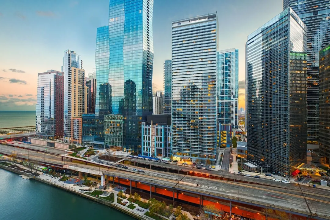 Sheraton Grand Chicago Riverwalk-Room, 2 Double Beds, River View-9