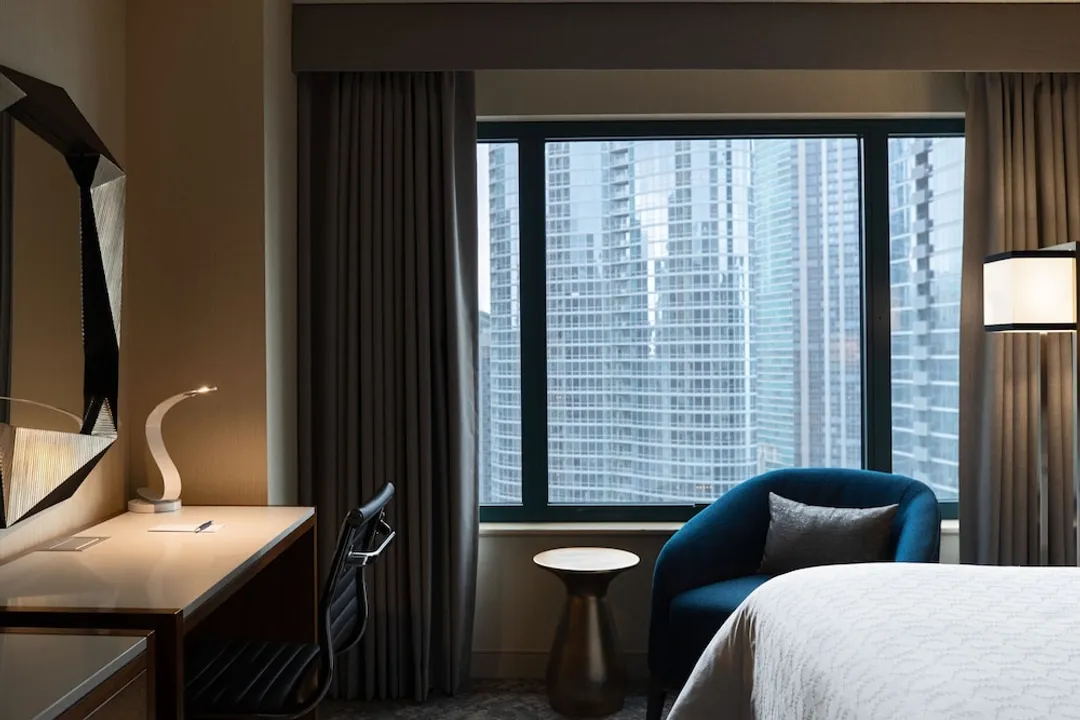 Sheraton Grand Chicago Riverwalk-Room, 2 Double Beds, River View-4