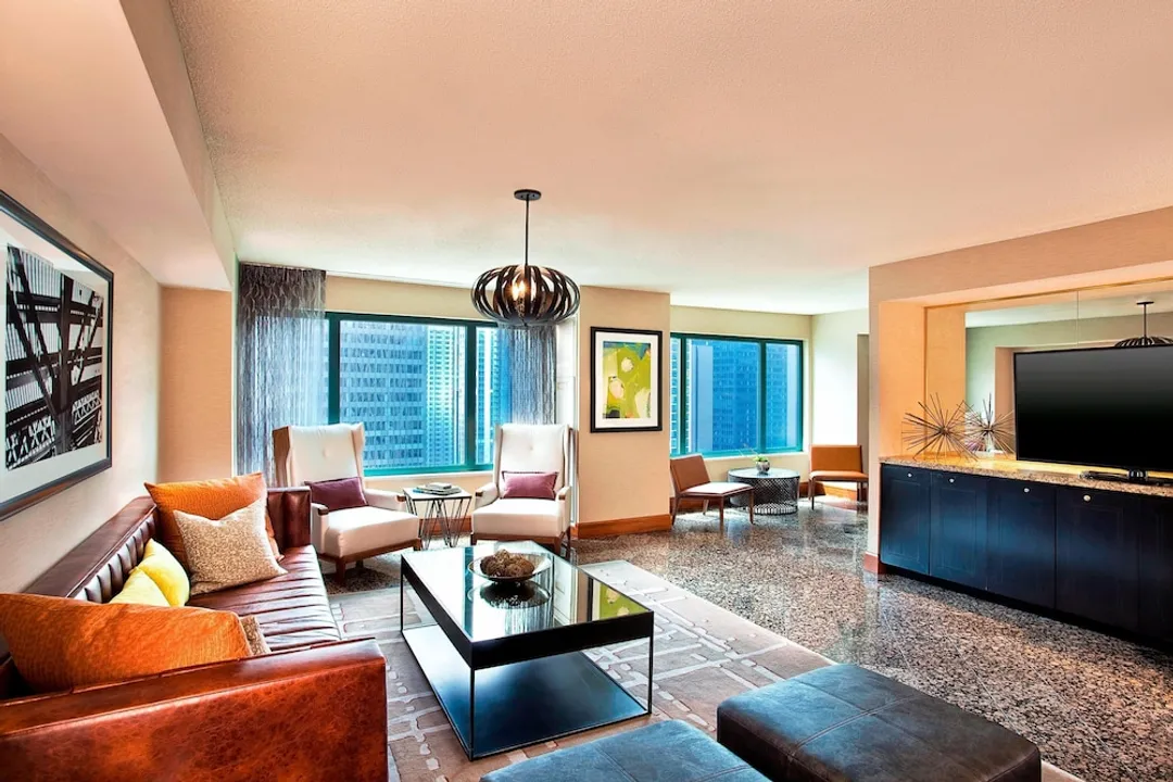 Sheraton Grand Chicago Riverwalk-Club Room, 2 Double Beds-14
