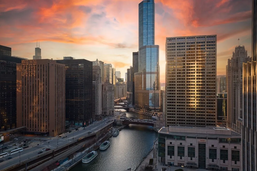 Sheraton Grand Chicago Riverwalk-Club Room, 2 Double Beds-7