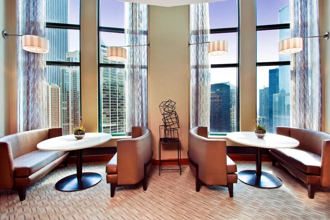 Sheraton Grand Chicago Riverwalk-Club Room, 1 King Bed-15