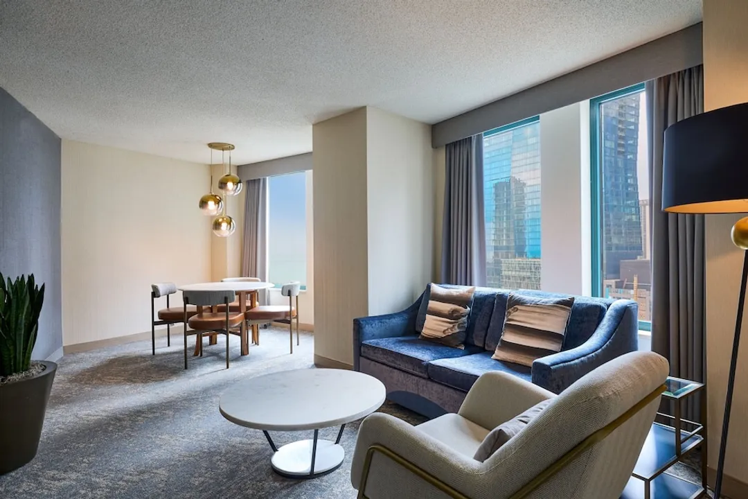 Sheraton Grand Chicago Riverwalk-Executive Suite, 1 Bedroom, Lake View-1